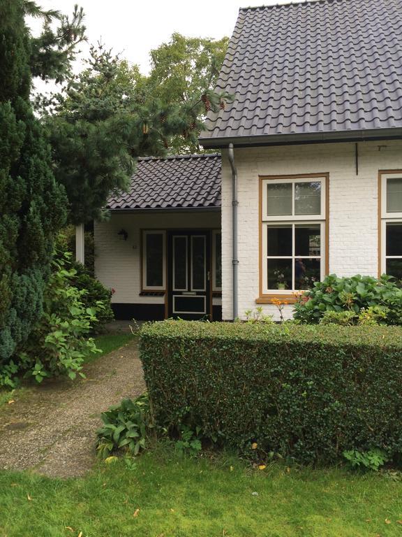 B&B De Laarhoeve Waalre Eksteriør billede