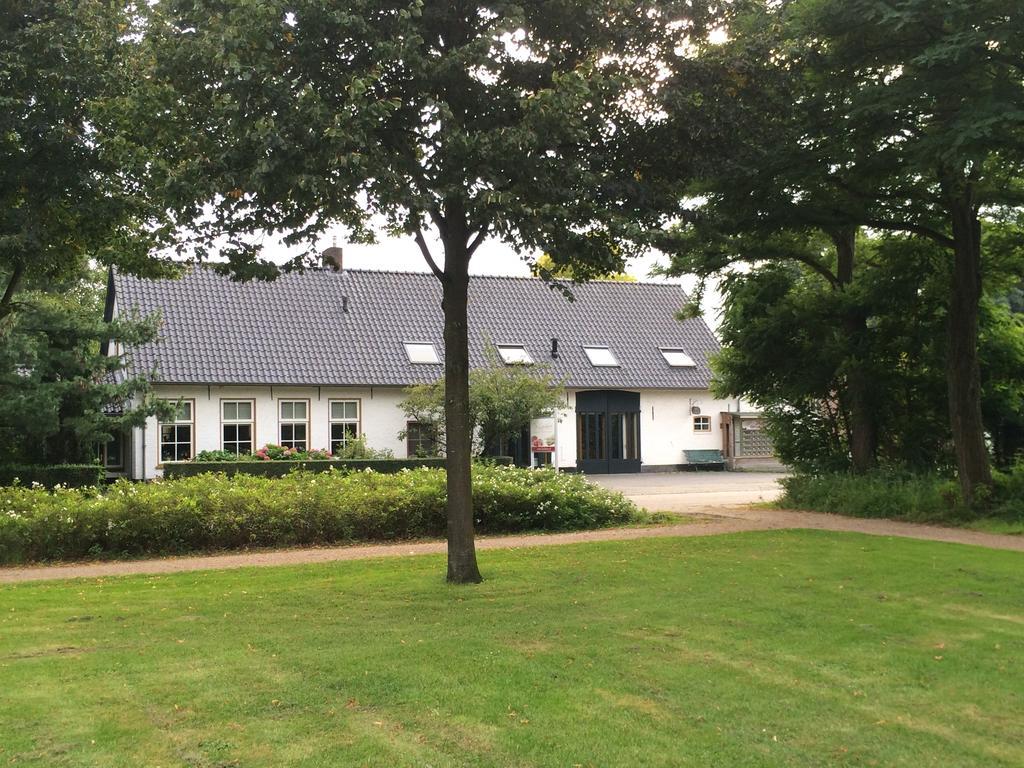 B&B De Laarhoeve Waalre Eksteriør billede