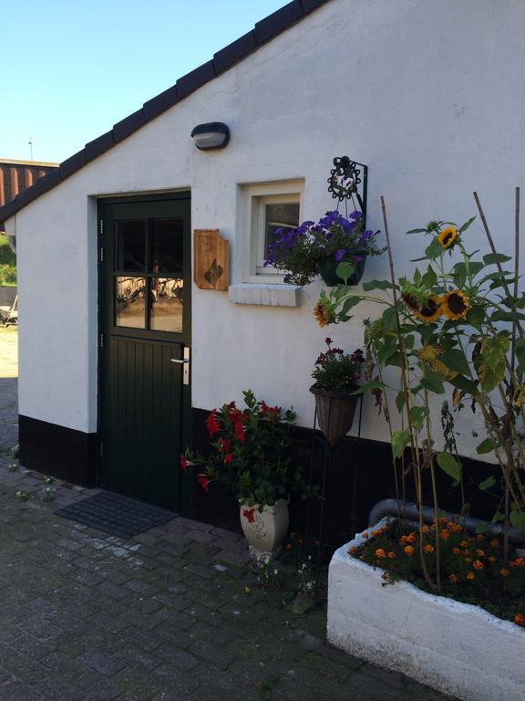 B&B De Laarhoeve Waalre Eksteriør billede